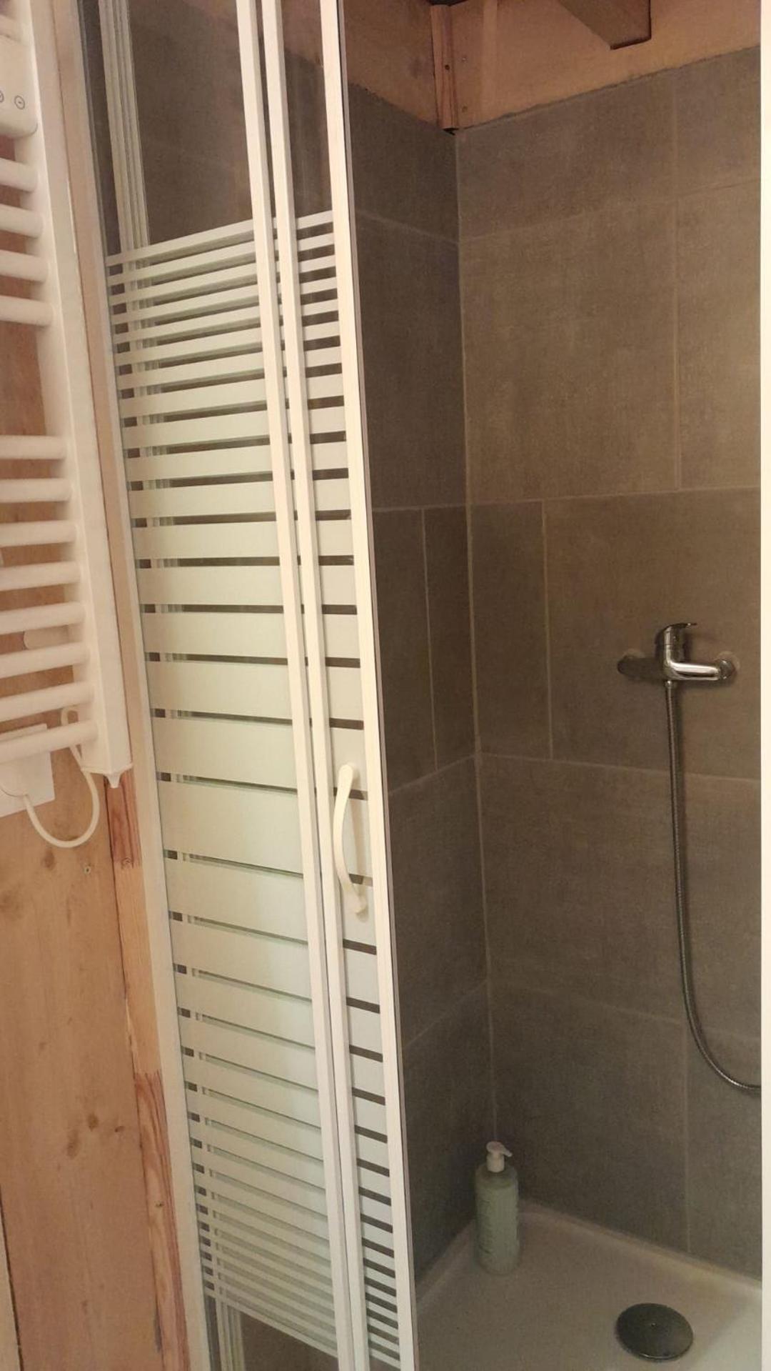 La Cabane En Bois Tourves Экстерьер фото