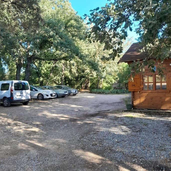 La Cabane En Bois Tourves Экстерьер фото