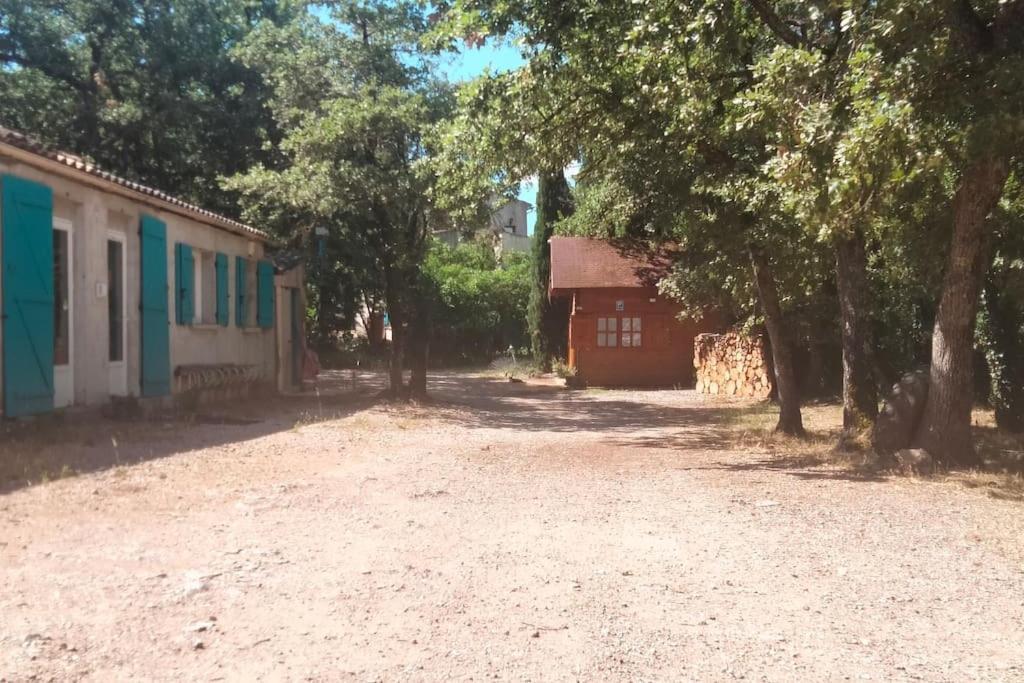 La Cabane En Bois Tourves Экстерьер фото